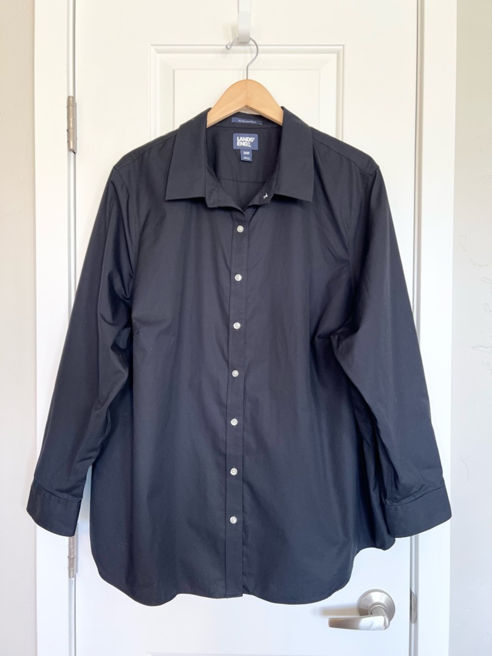 Lands’ End Women’s black button up shirt Collared Long sleeves Size 26W Office